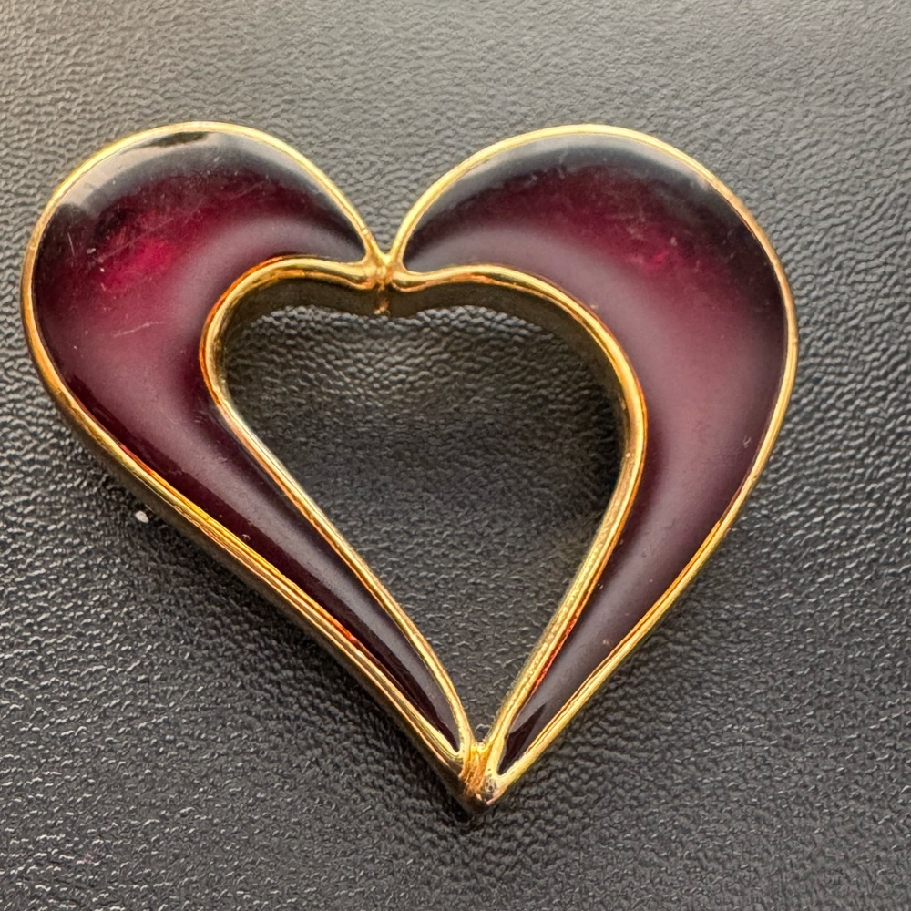 Red Enamel and Gold Tone Kissing Heart Brooch